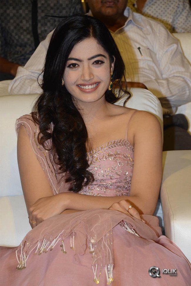 Rashmika-Mandanna-at-Geetha-Govindham-Audio-Event